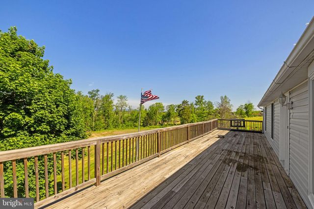 365 SHADOWHAWK LN, Kearneysville, WV 25430