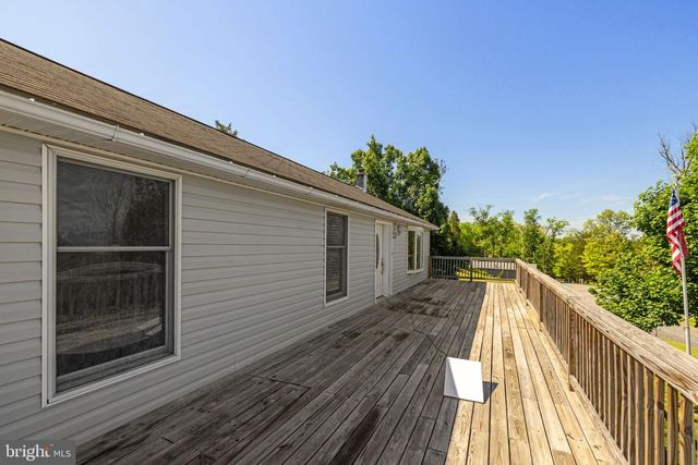 365 SHADOWHAWK LN, Kearneysville, WV 25430