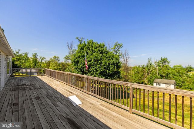 365 SHADOWHAWK LN, Kearneysville, WV 25430