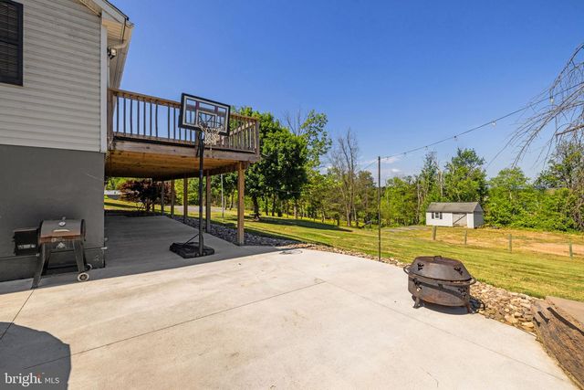 365 SHADOWHAWK LN, Kearneysville, WV 25430