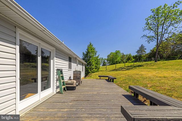 365 SHADOWHAWK LN, Kearneysville, WV 25430