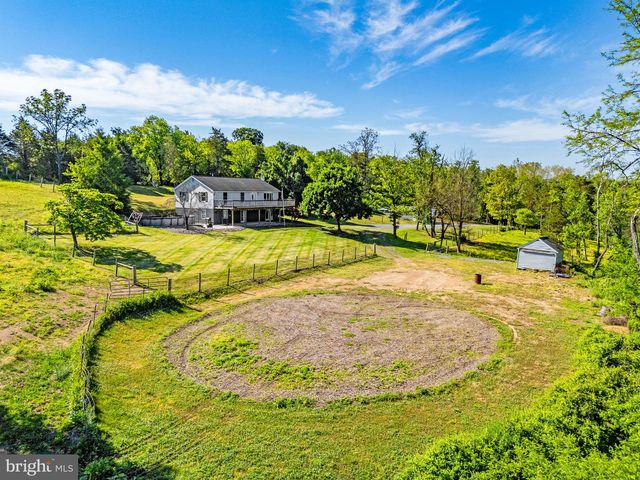 365 SHADOWHAWK LN, Kearneysville, WV 25430