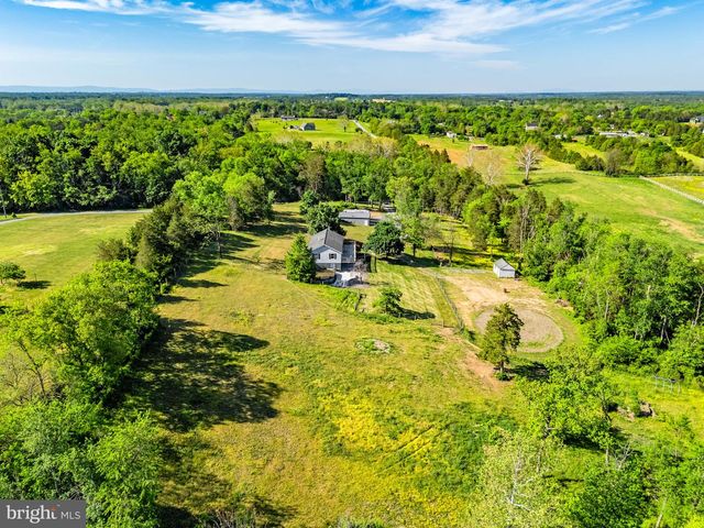 365 SHADOWHAWK LN, Kearneysville, WV 25430