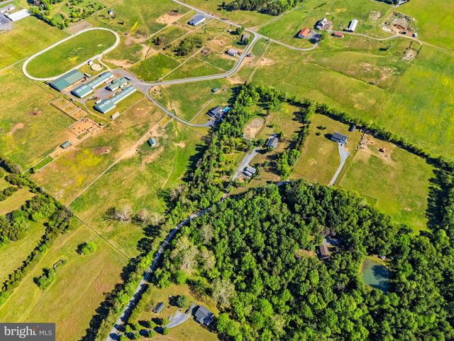 365 SHADOWHAWK LN, Kearneysville, WV 25430