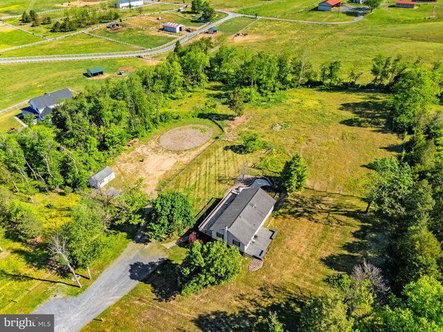 365 SHADOWHAWK LN, Kearneysville, WV 25430