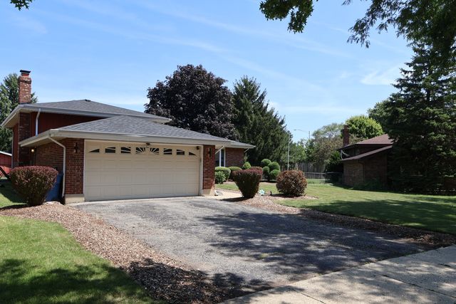 510 W Millns Court, Addison, IL 60101