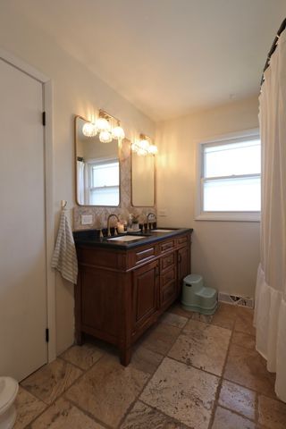 510 W Millns Court, Addison, IL 60101