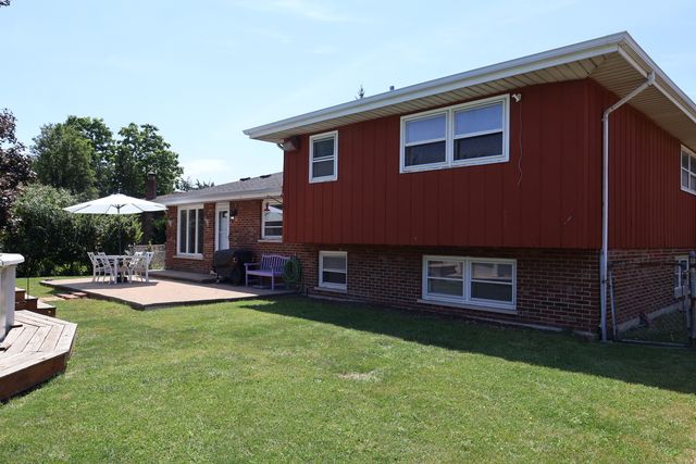 510 W Millns Court, Addison, IL 60101