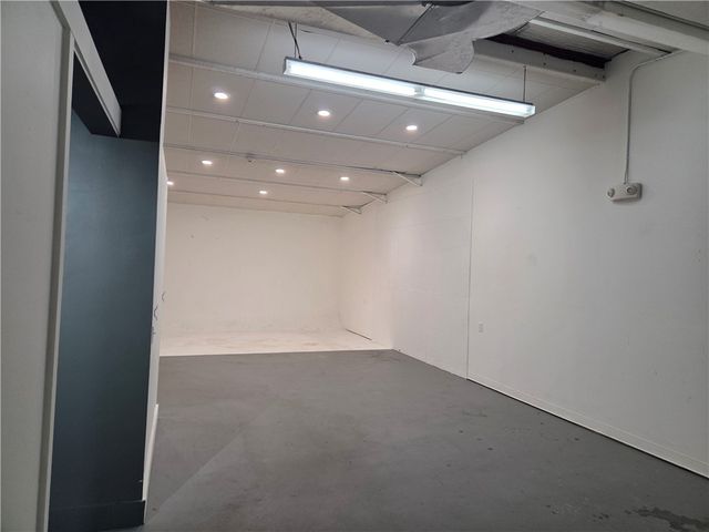 3520 Quaker Lane, North Kingstown, RI 02852