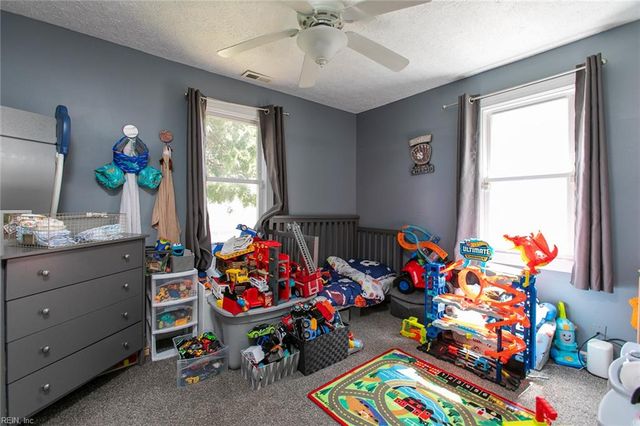 609 Allen ST, Hampton, VA 23669