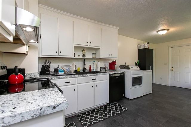 609 Allen ST, Hampton, VA 23669