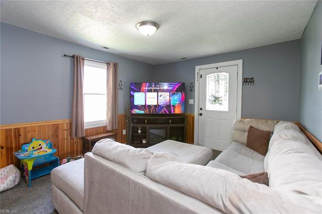 609 Allen ST, Hampton, VA 23669
