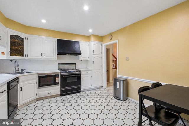 1076 DEVON RD, Jenkintown, PA 19046