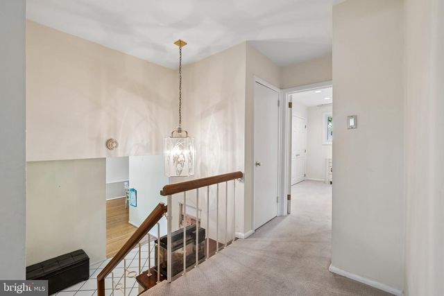 1076 DEVON RD, Jenkintown, PA 19046