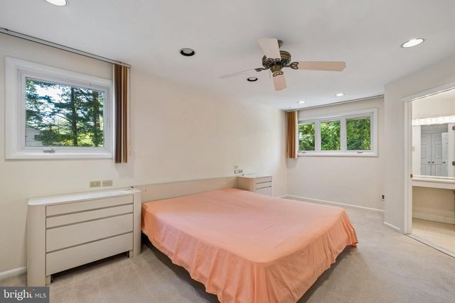 1076 DEVON RD, Jenkintown, PA 19046