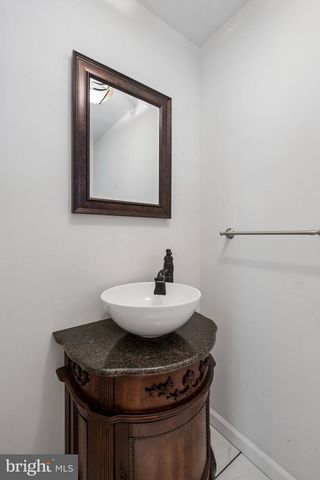 1076 DEVON RD, Jenkintown, PA 19046