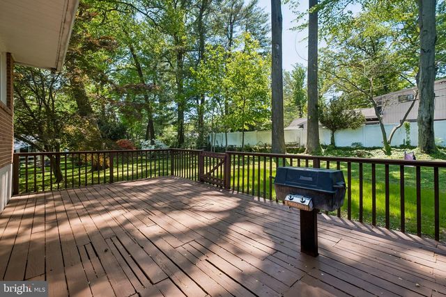 1076 DEVON RD, Jenkintown, PA 19046