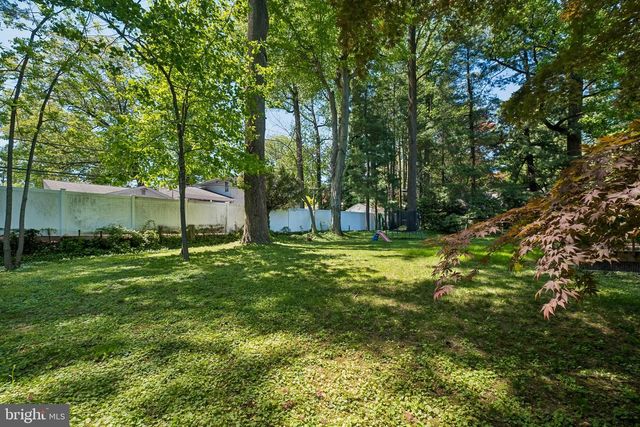 1076 DEVON RD, Jenkintown, PA 19046