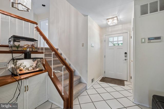 1076 DEVON RD, Jenkintown, PA 19046