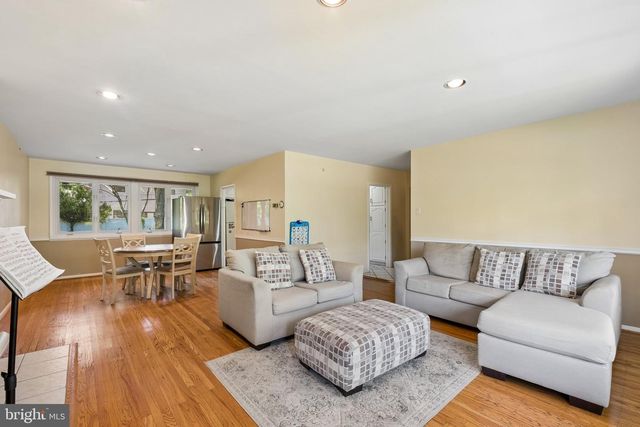 1076 DEVON RD, Jenkintown, PA 19046