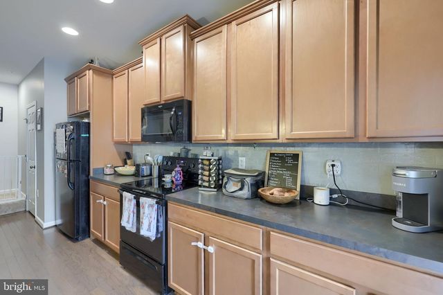 3037 C MERIDIAN CMNS, Mechanicsburg, PA 17055