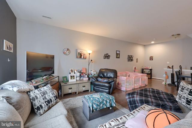 3037 C MERIDIAN CMNS, Mechanicsburg, PA 17055