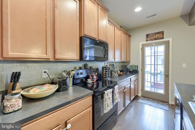 3037 C MERIDIAN CMNS, Mechanicsburg, PA 17055