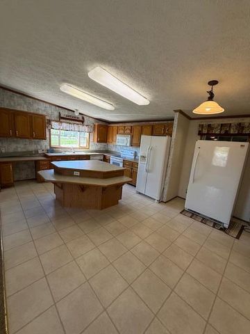 5838 Meadowbrook Road, Albany, OH 45710