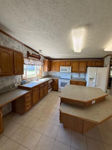 5838 Meadowbrook Road, Albany, OH 45710
