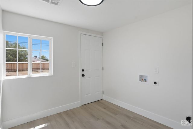 707 Lincoln Avenue, Bakersfield, CA 93308
