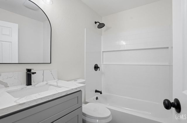 707 Lincoln Avenue, Bakersfield, CA 93308