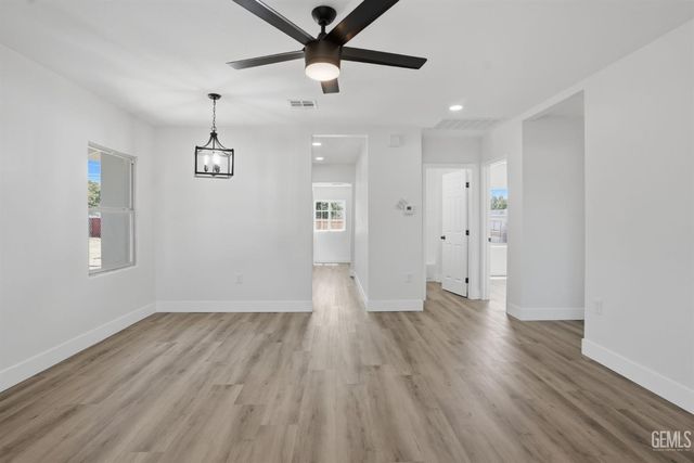 707 Lincoln Avenue, Bakersfield, CA 93308