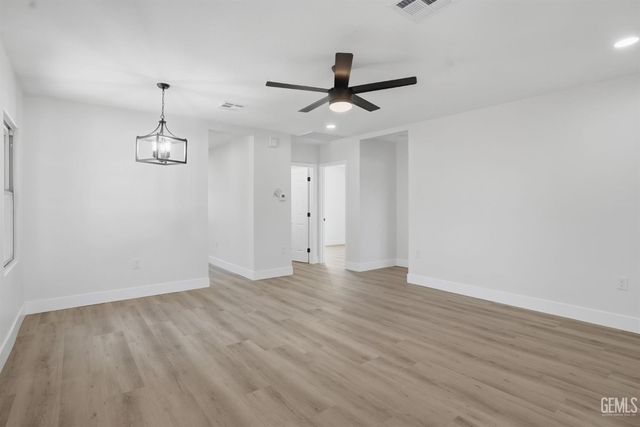 707 Lincoln Avenue, Bakersfield, CA 93308