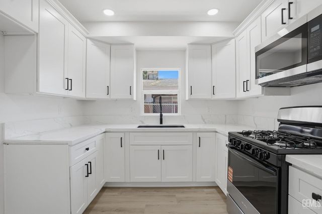 707 Lincoln Avenue, Bakersfield, CA 93308