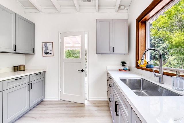 15715 Drake Rd, Guerneville, CA 95446