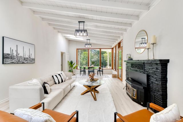 15715 Drake Rd, Guerneville, CA 95446