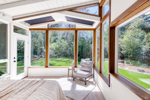 15715 Drake Rd, Guerneville, CA 95446