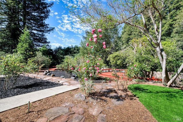 15715 Drake Rd, Guerneville, CA 95446