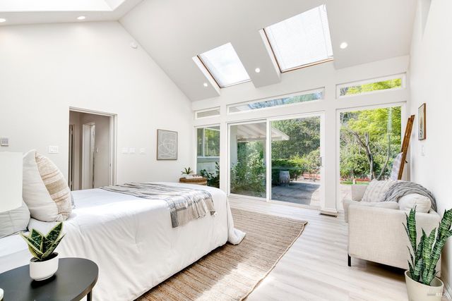 15715 Drake Rd, Guerneville, CA 95446