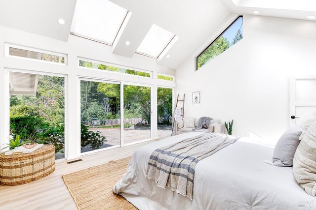 15715 Drake Rd, Guerneville, CA 95446