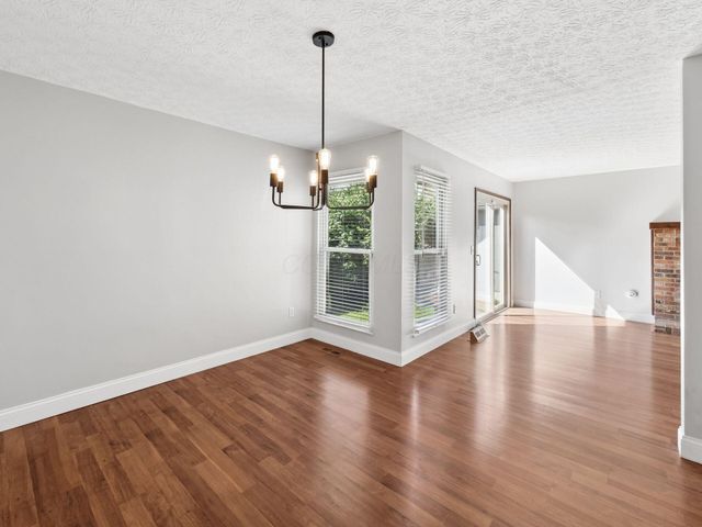 365 Halsbury Circle, Columbus, OH 43230