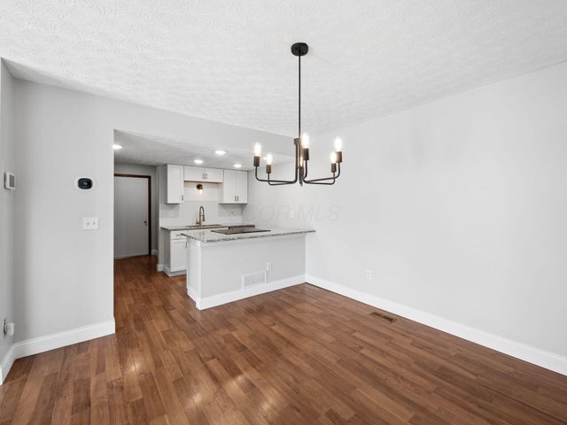 365 Halsbury Circle, Columbus, OH 43230