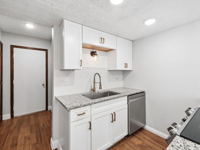 365 Halsbury Circle, Columbus, OH 43230