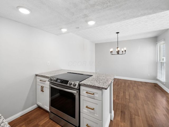 365 Halsbury Circle, Columbus, OH 43230