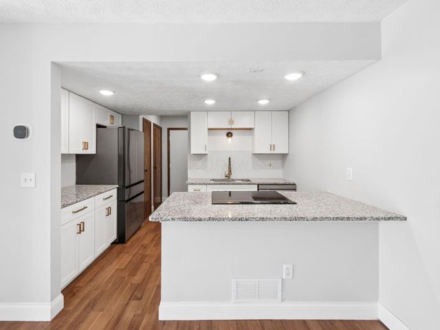 365 Halsbury Circle, Columbus, OH 43230