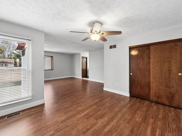 365 Halsbury Circle, Columbus, OH 43230
