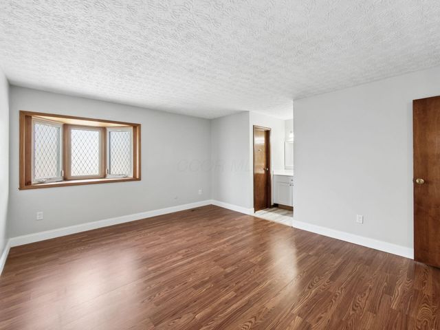 365 Halsbury Circle, Columbus, OH 43230