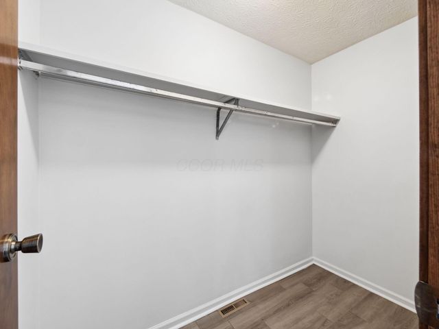 365 Halsbury Circle, Columbus, OH 43230