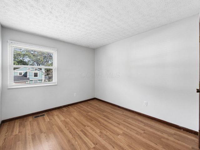 365 Halsbury Circle, Columbus, OH 43230