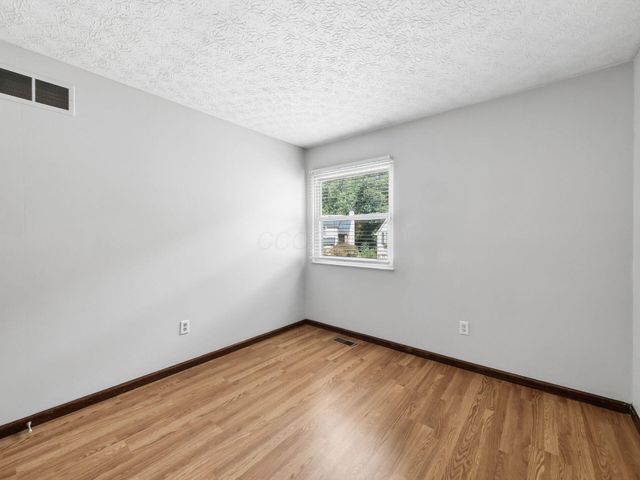 365 Halsbury Circle, Columbus, OH 43230